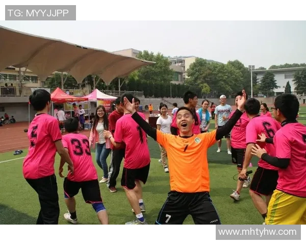 武汉飞盘队的配合变革引发热议助力运动发展与团队协作提升