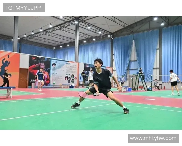 重庆羽毛球队团队协作引发热议球员间默契与竞争的微妙平衡